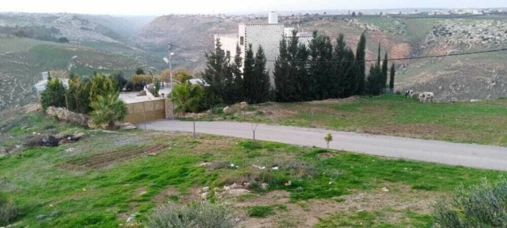 Room 1 guest, with garden