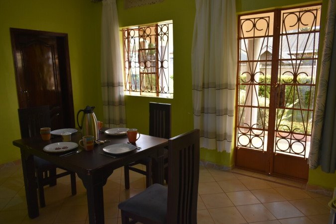 Room 2 guests, with garden