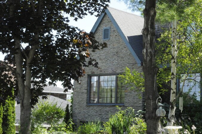 Room 1 guest, with garden