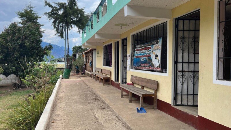 Room 2 guests, with garden