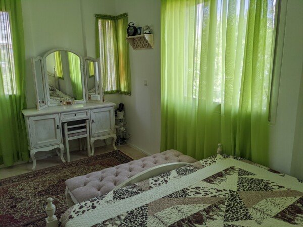 Room 6 guests, with parking