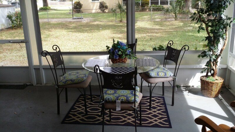 Room 4 guests, with garden