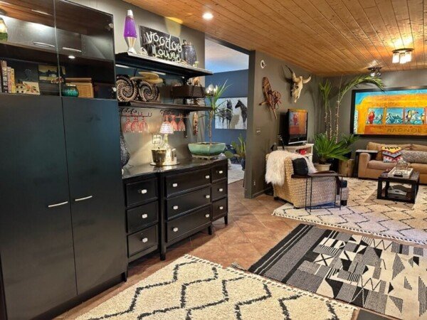 Room 3 guests, with pool