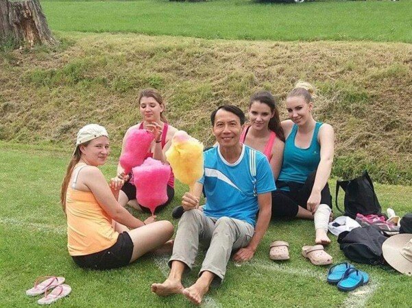 Room 2 guests, with garden