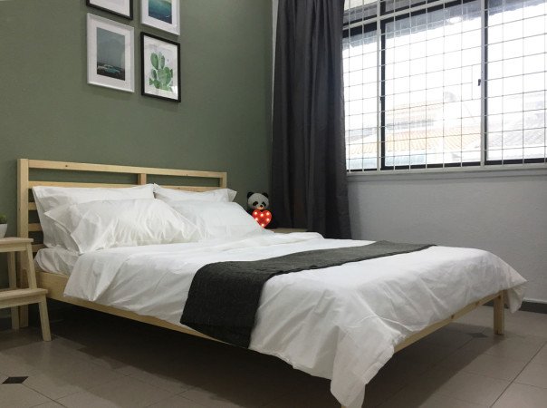 Room 2 guests, with garden