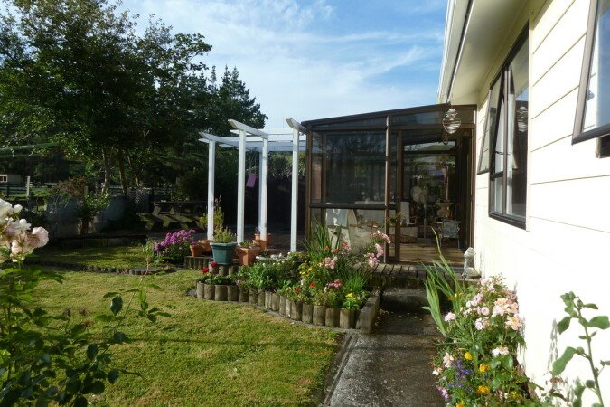 Room 4 guests, with garden