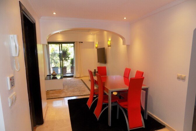 Chambre moderne, 2 voyageurs, avec piscine