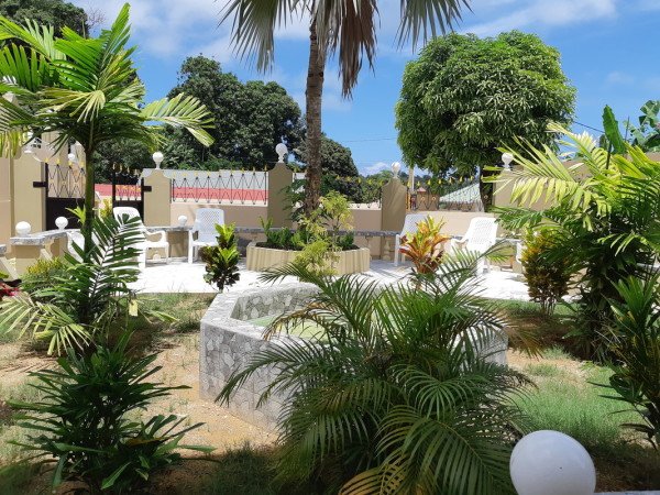 Room 2 guests, with garden