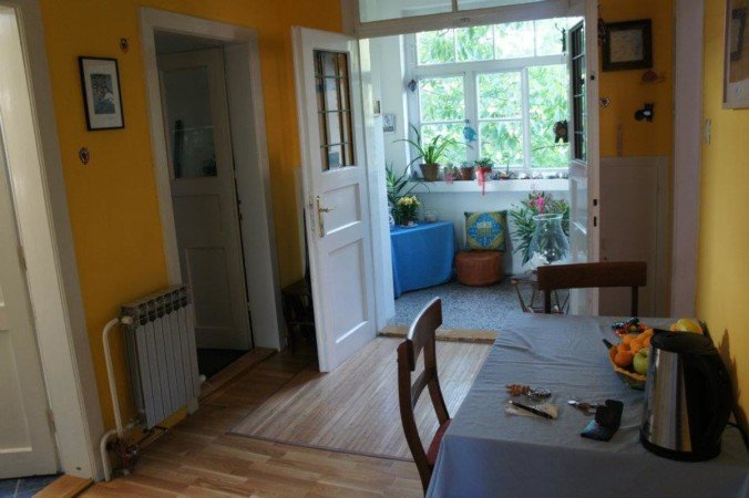 Room 6 guests, with garden