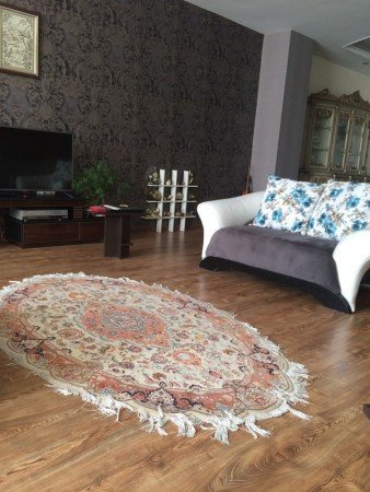 Room 2 guests, with garden