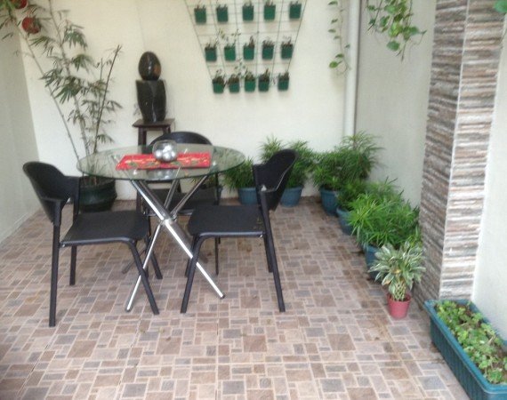 Room 3 guests, with garden