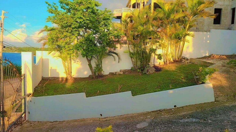 Room 4 guests, with garden