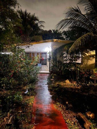 Room 1 guest, with garden