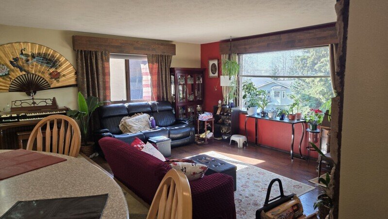 Room 2 guests, with garden