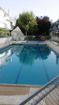 Chambre 1 voyageur, avec piscine