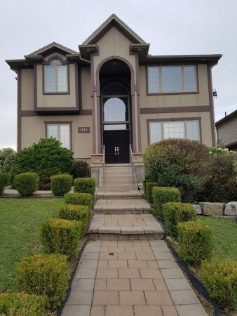 Room 3 guests, with garden