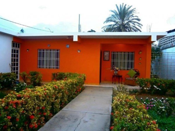 Room 6 guests, with garden