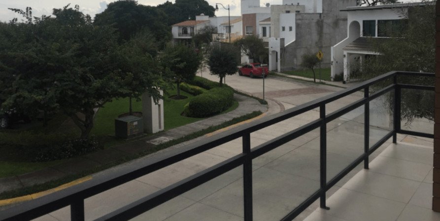 Room 2 guests, with garden