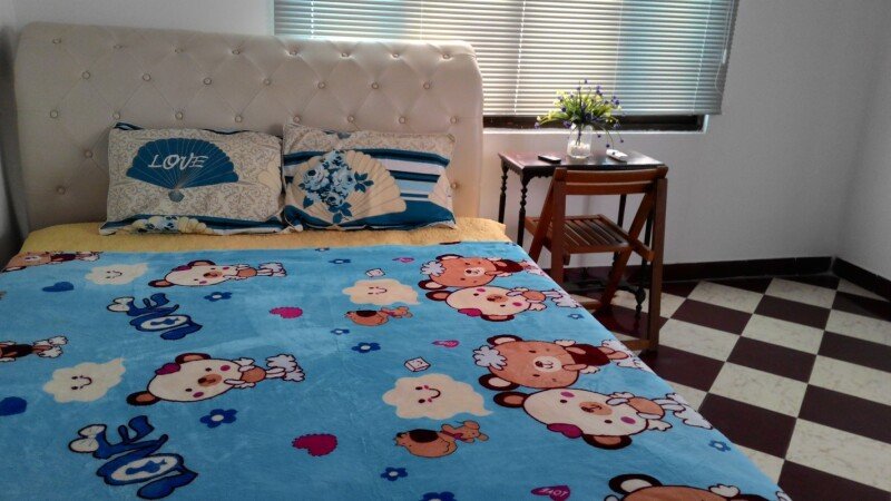 Room 4 guests, with garden