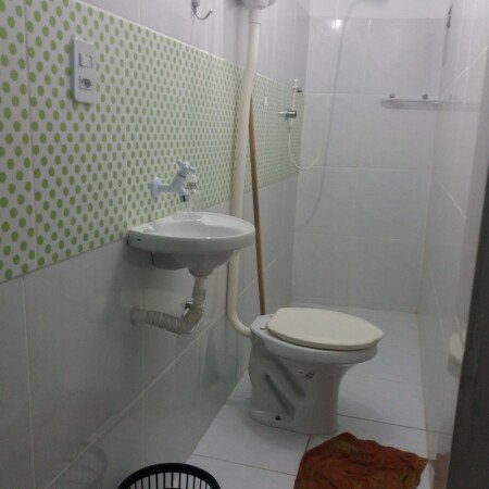 Hospedagem 2 quartos, com jardim