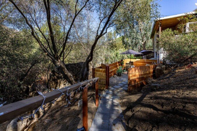 Room 2 guests, with wifi