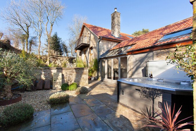 Room 4 guests, with garden