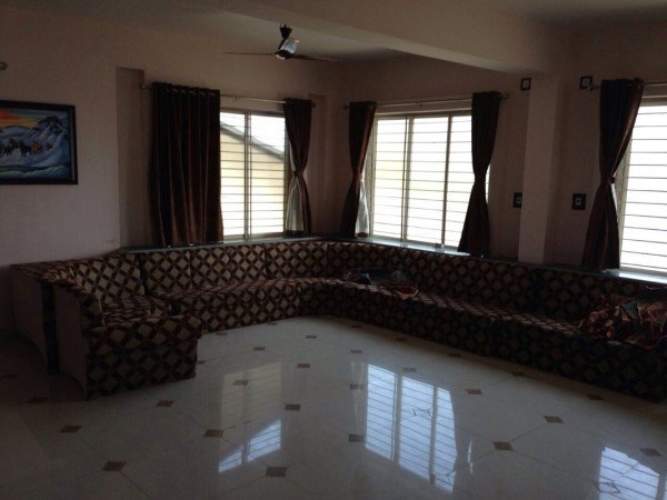 Room 2 guests, with garden