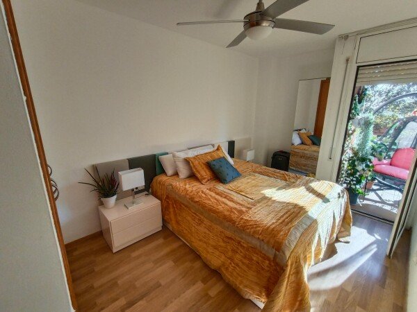 Room 1 guest, with air conditioning