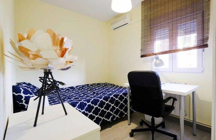 Room 1 guest, with air conditioning