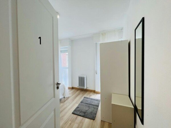 Room 2 guests, with wifi