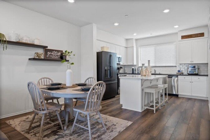 Room 1 guest, with air conditioning