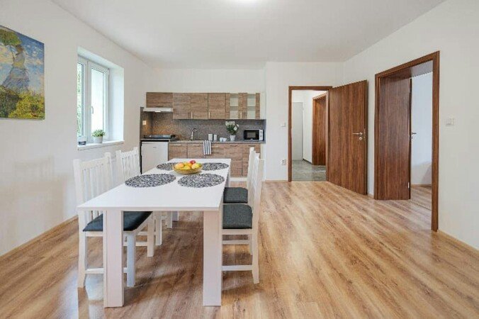 Room 2 guests, with wifi