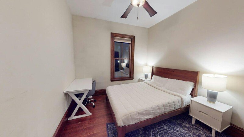 Room 1 guest, with air conditioning