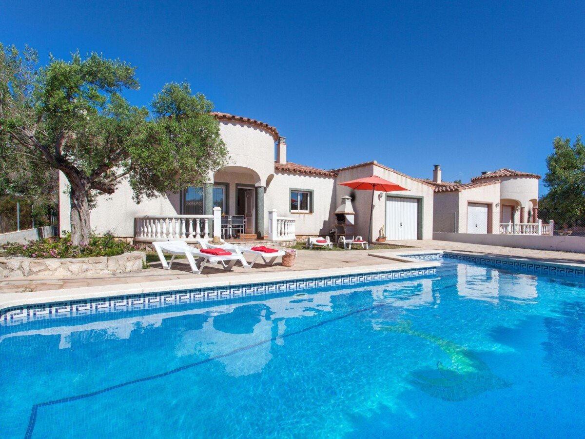 Villa confortable, 4 chambres, avec piscine