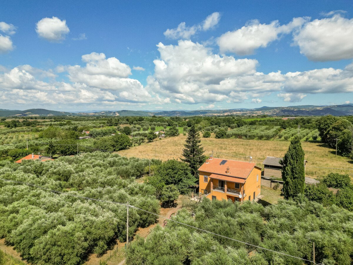 Casa 3 camere, con giardino