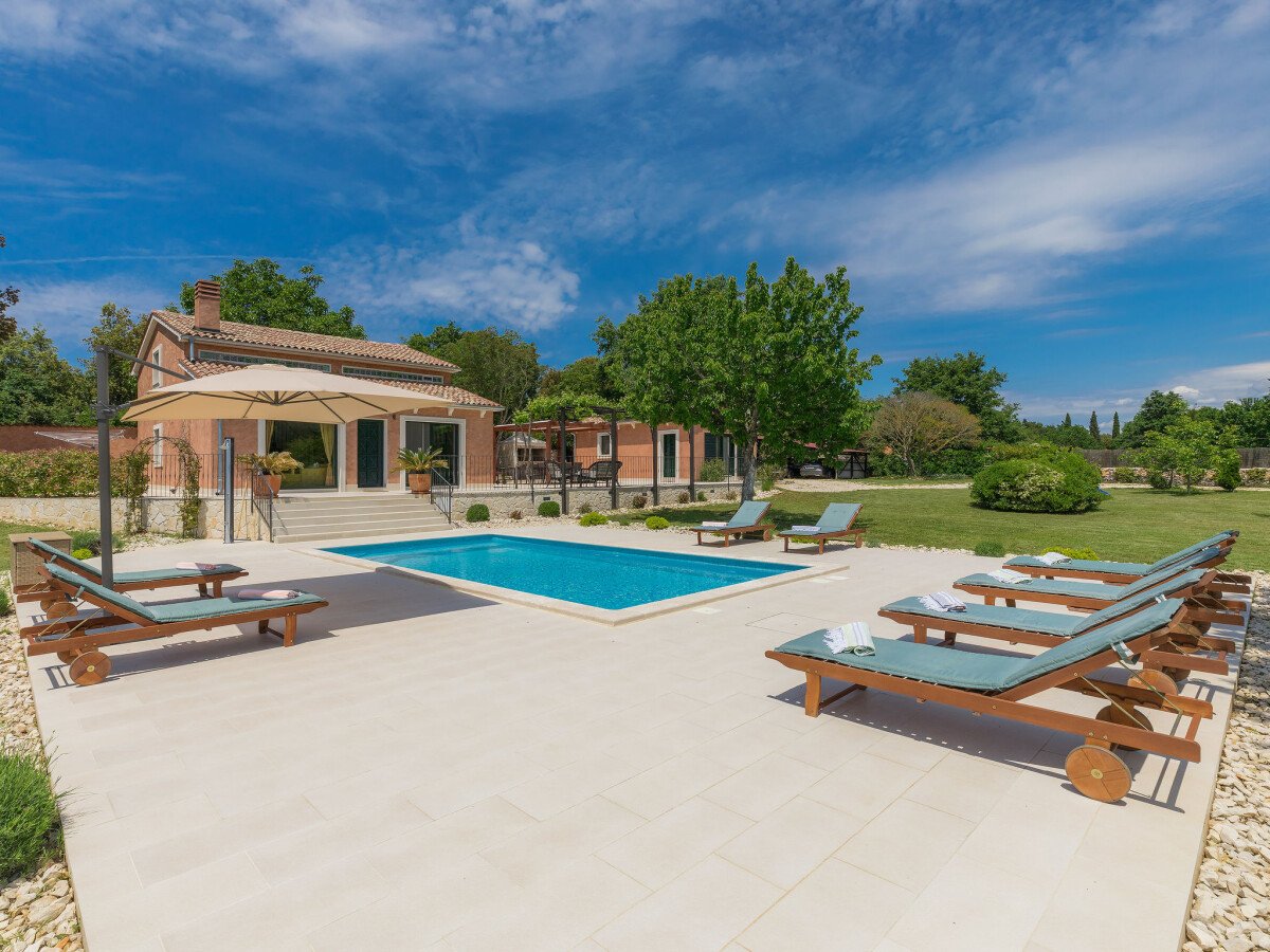 Ferienhaus 4 Schlafzimmer, mit Pool