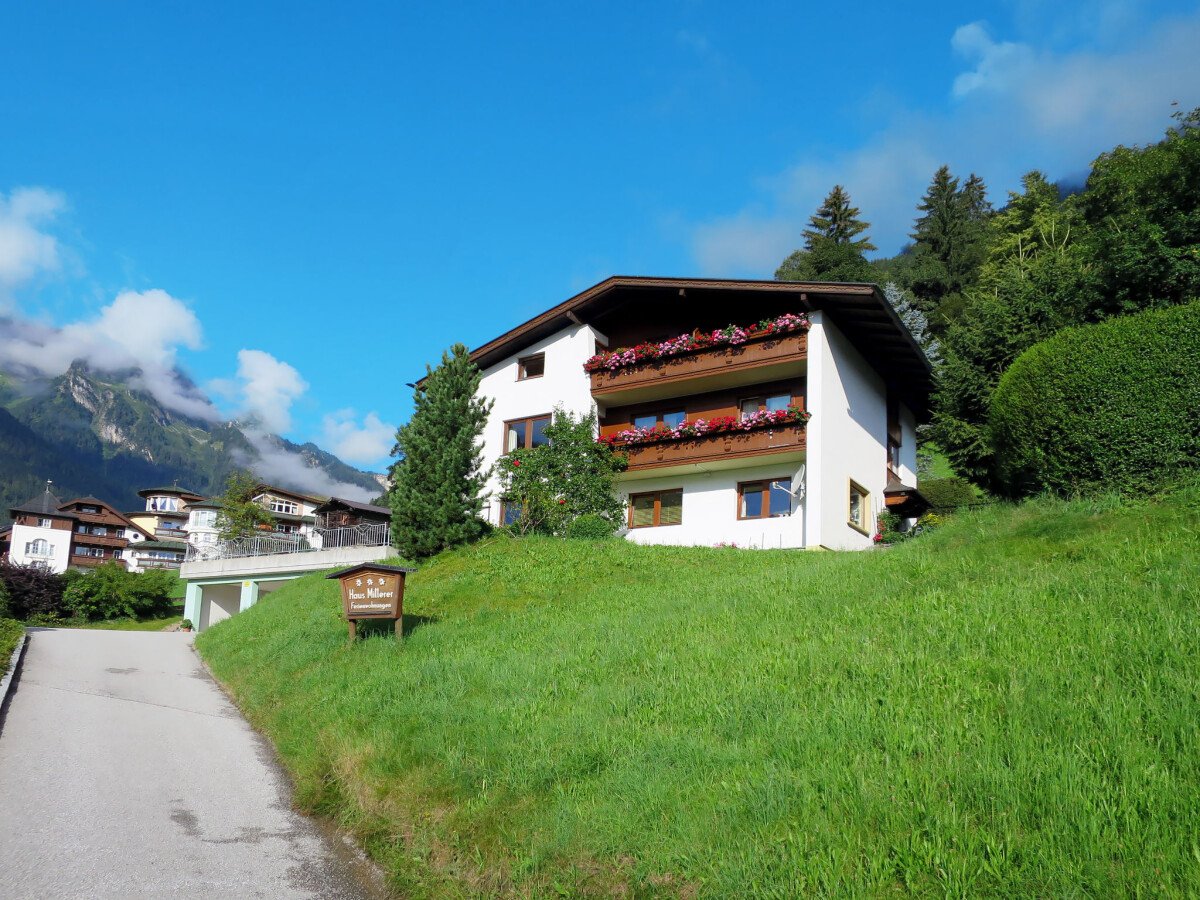 Wohnung 3 Schlafzimmer, mit Garten