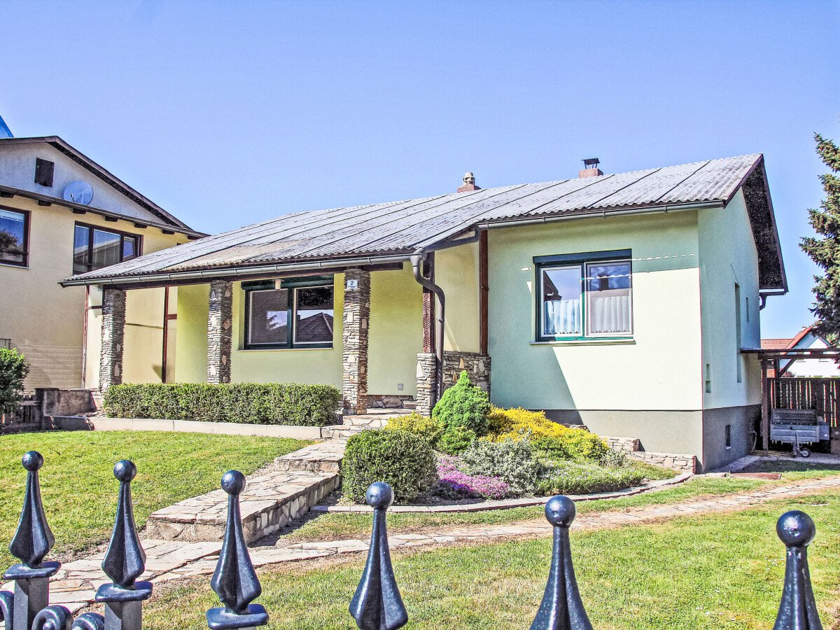 Casa 2 camere, con giardino