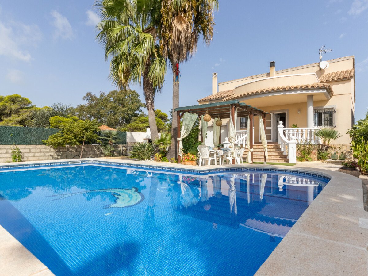 Casa 4 habitaciones, con piscina