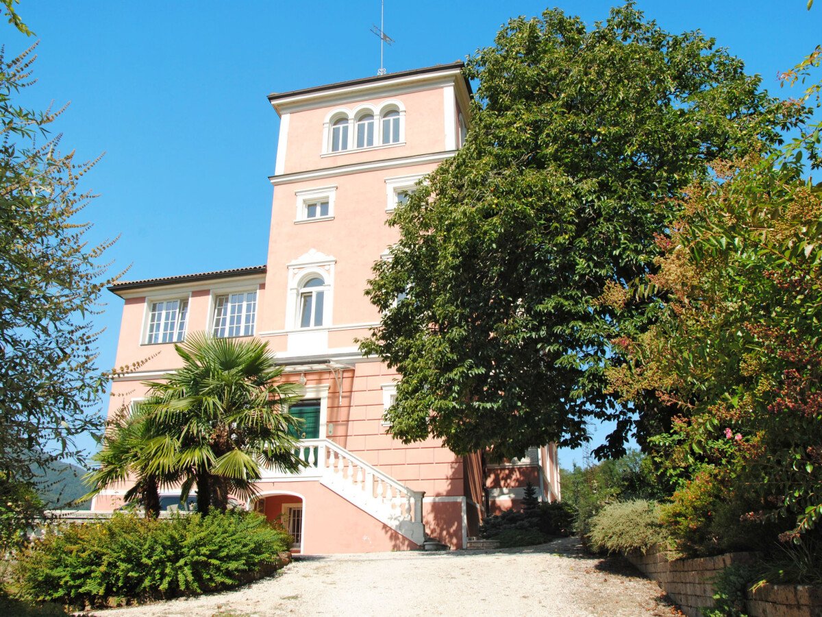 Villa 3 camere, con giardino