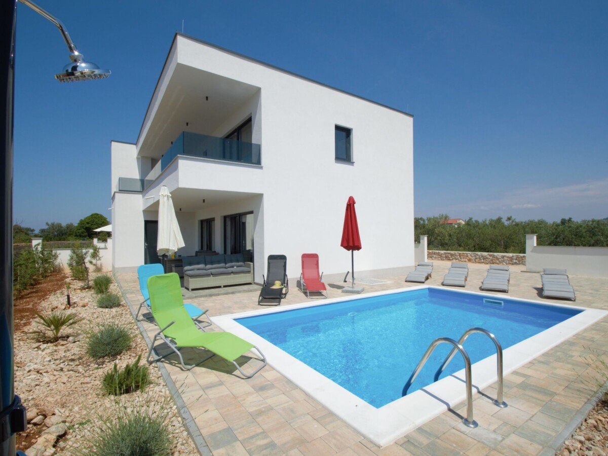 Ferienhaus 4 Schlafzimmer, mit Pool