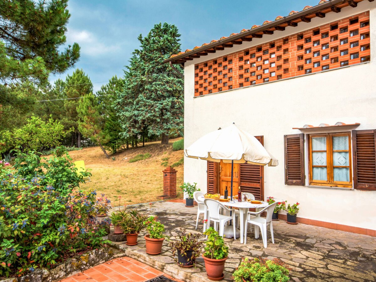 Castello 2 camere, con giardino