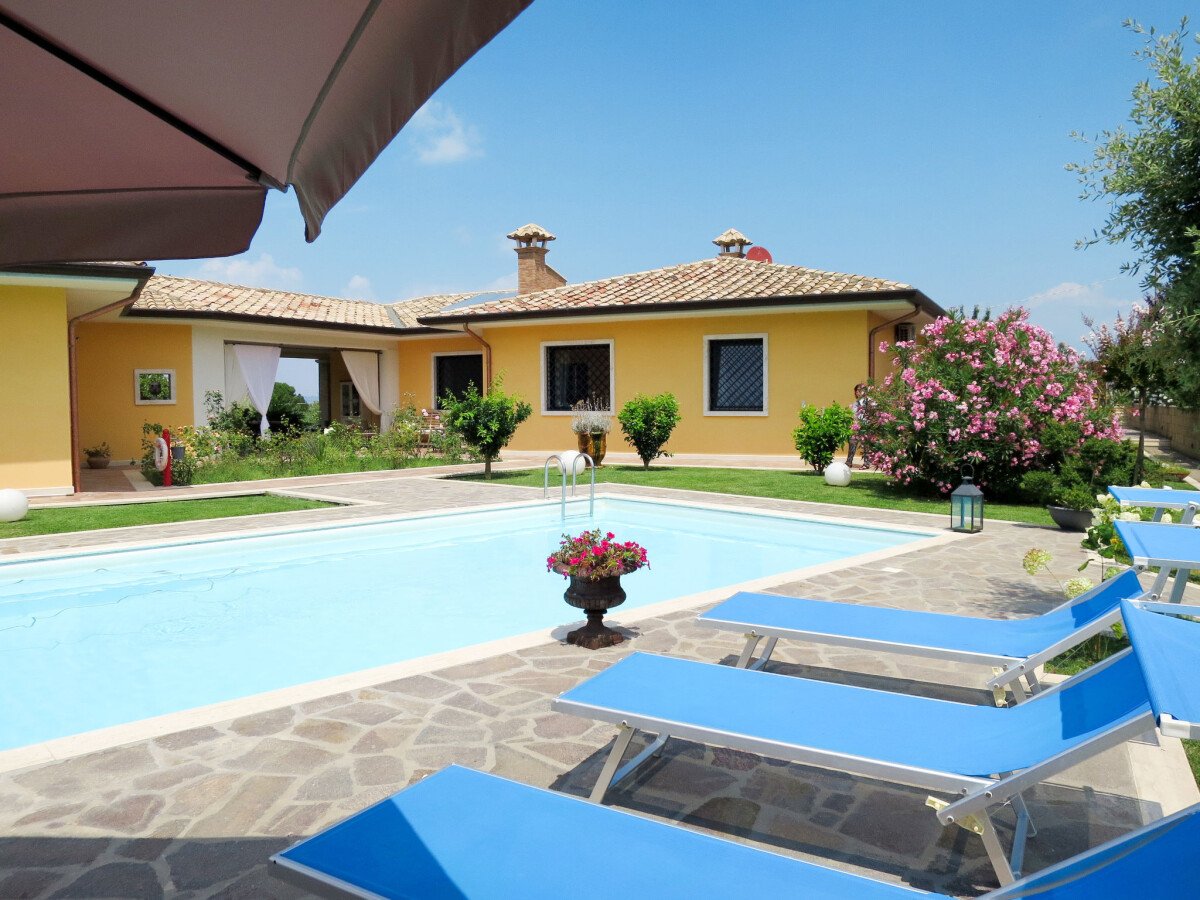 Casa 4 camere, con piscina