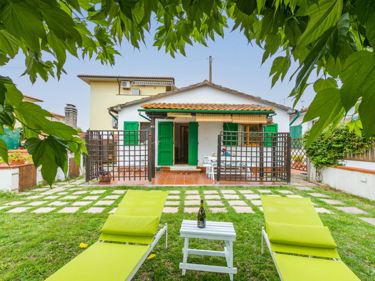 Casa 2 camere, con giardino