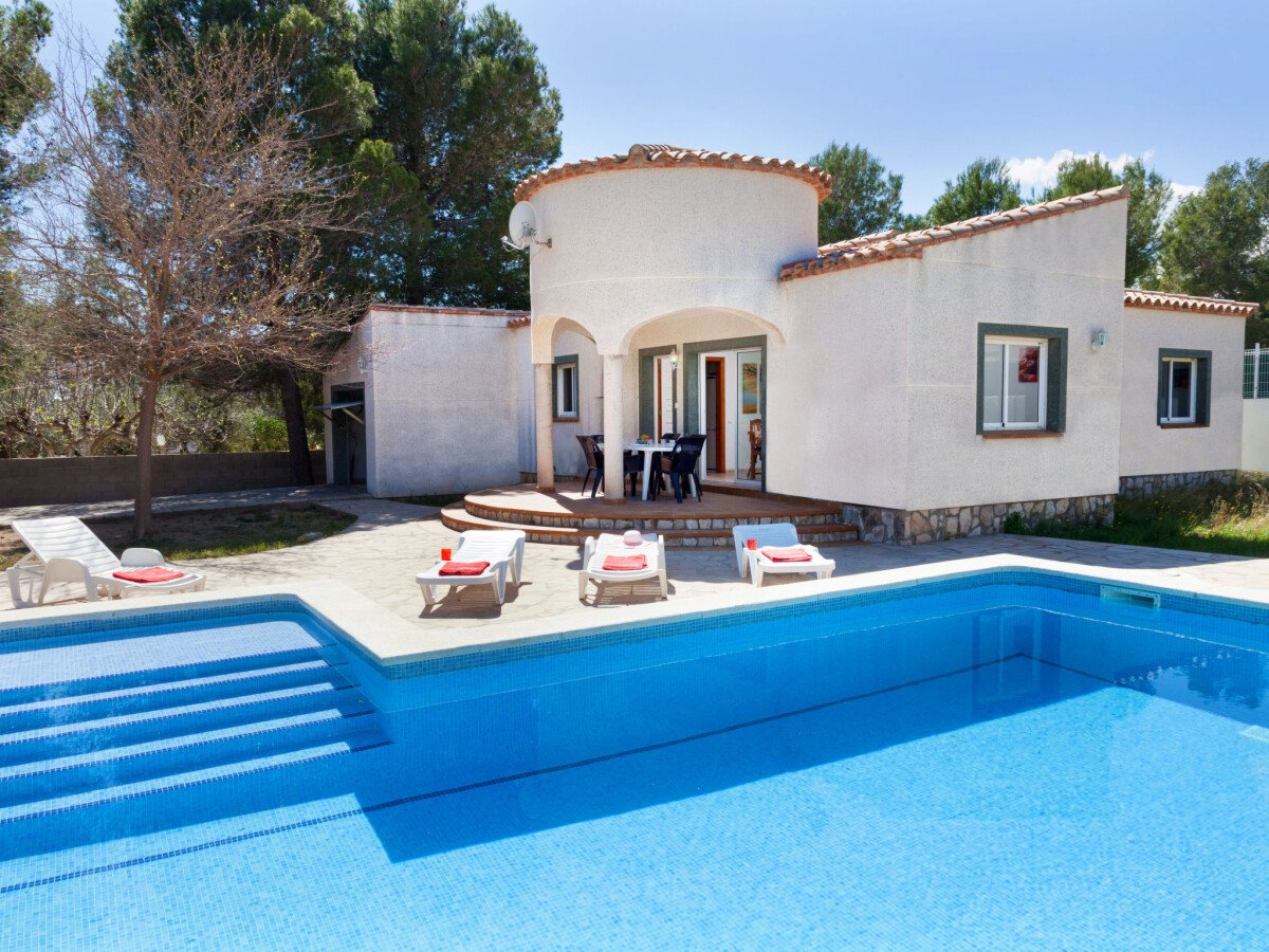 Villa confortable, 4 chambres, avec piscine