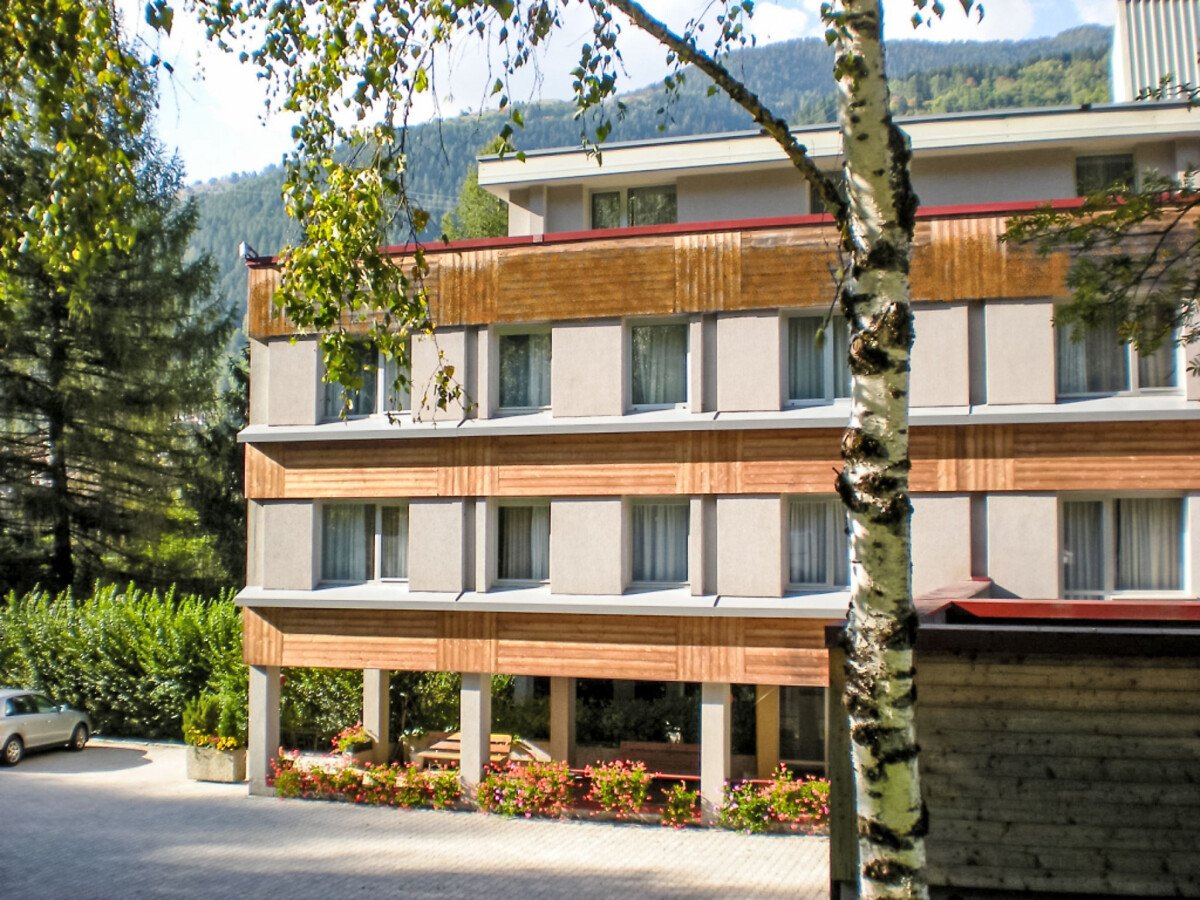 Residence 1 camera, con giardino