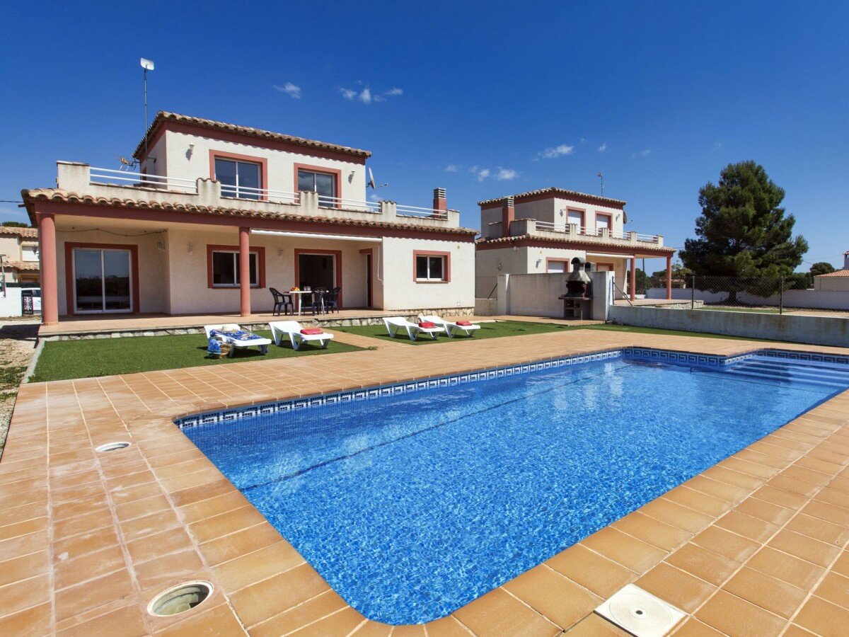 Villa 4 habitaciones, con piscina