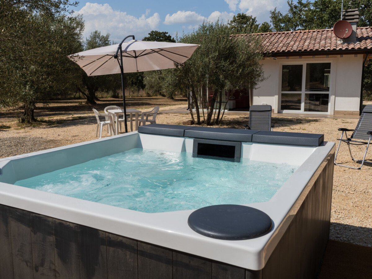 Chalet 1 camera, con piscina