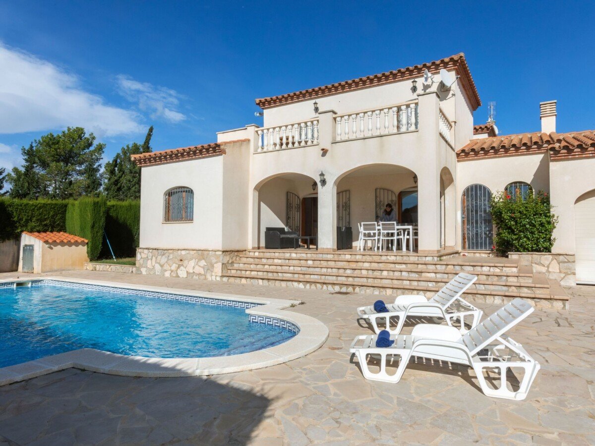 Villa confortable, 3 chambres, avec piscine