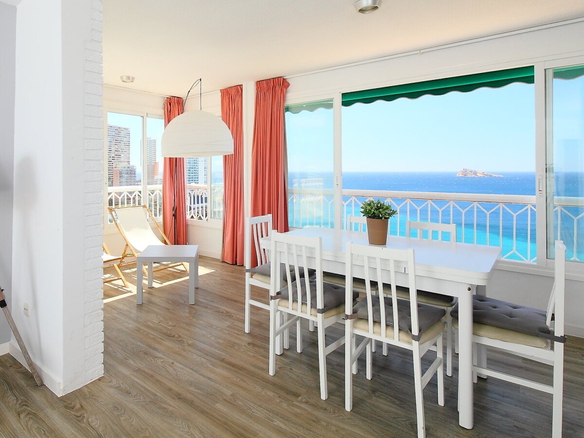 Apartment 3 bedrooms, with sea view